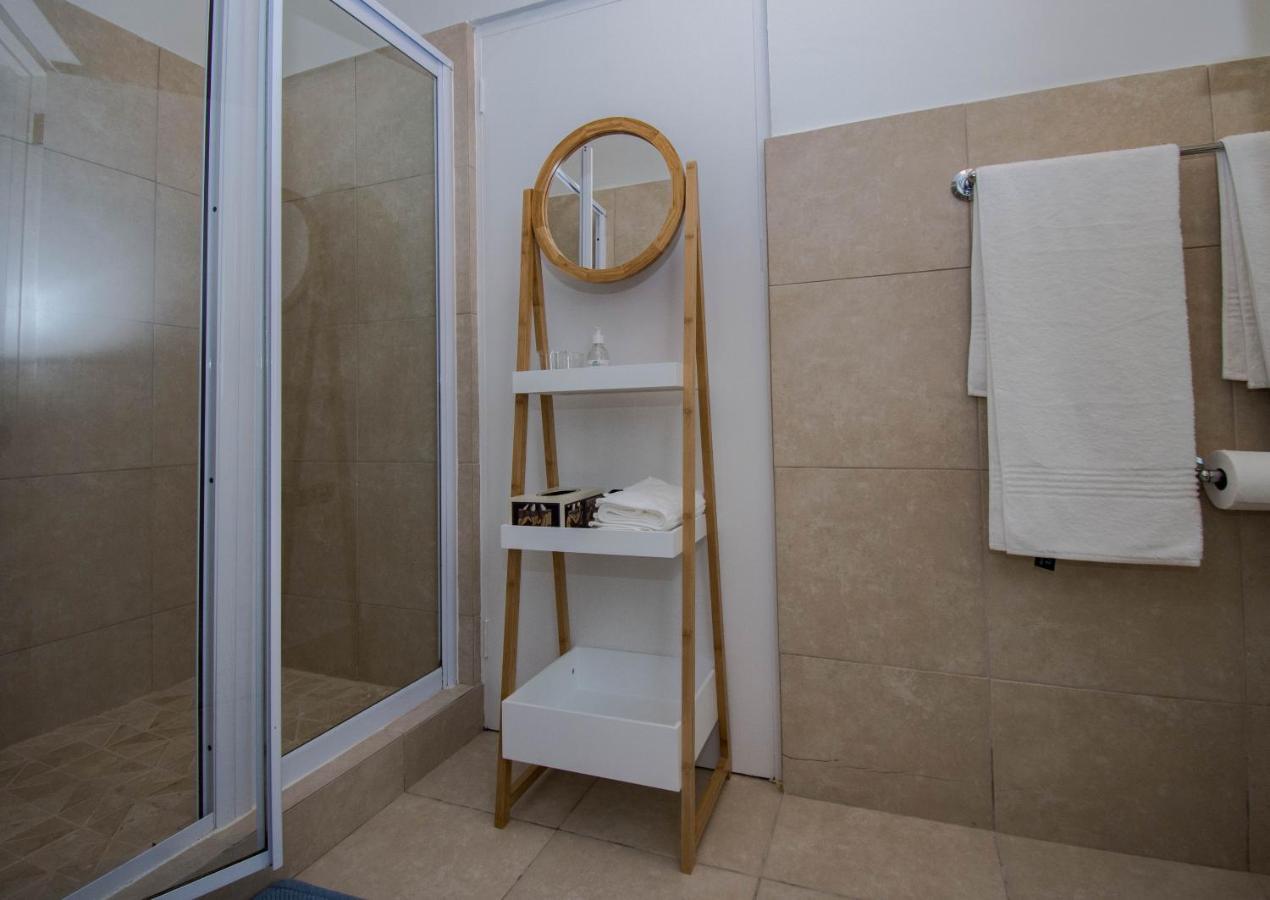 Garden- Pool Flat With Solar Electricity Somerset West Luaran gambar